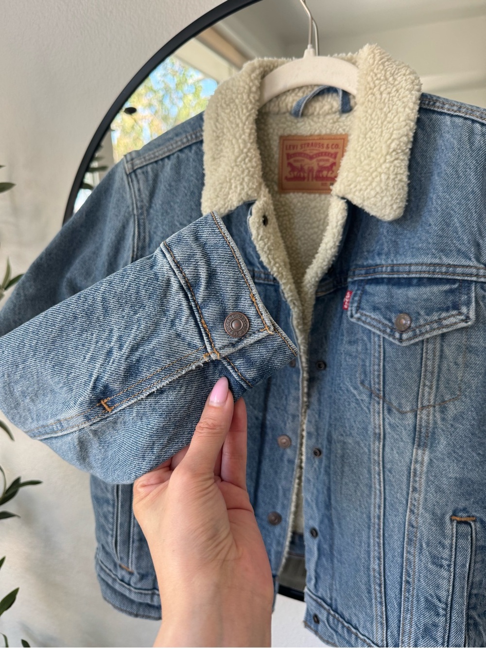 Levi's Blue Denim Sherpa Trucker Jean Jacket M - Picture 4 of 10